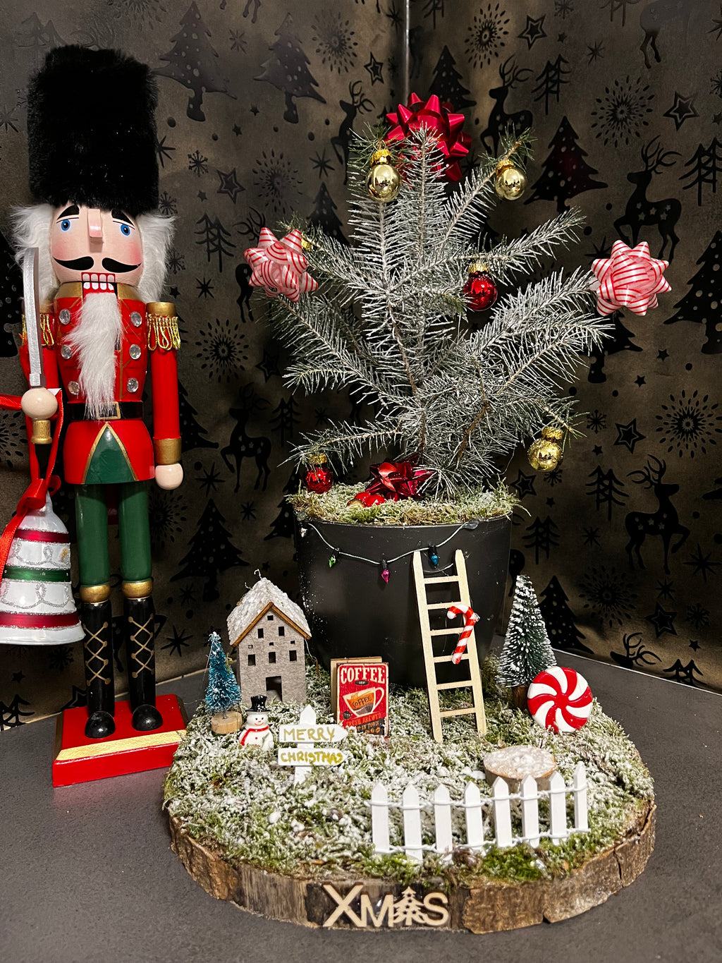 Santa’s Mini Xmas Tree