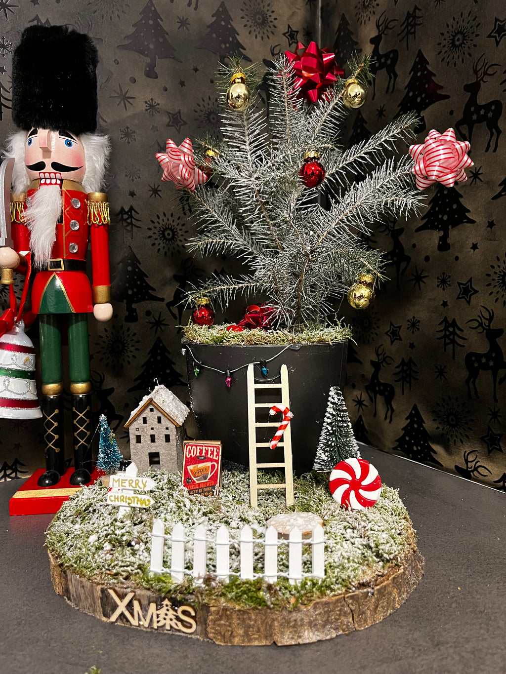 Santa’s Mini Xmas Tree