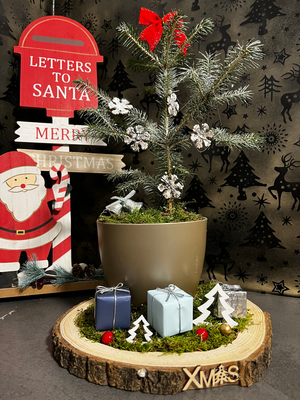 Frosted Pinecone Gift Tree