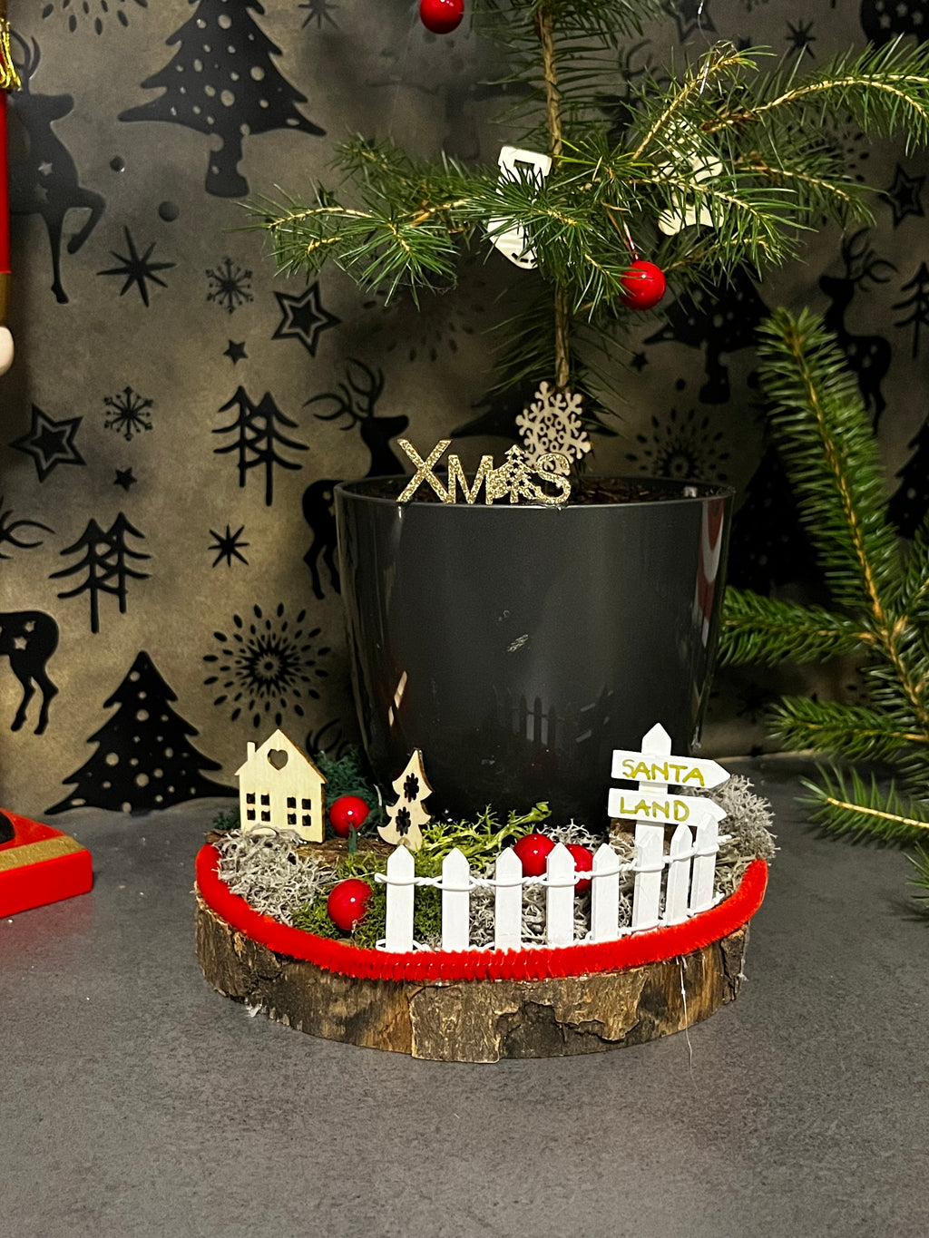 Handcrafted Nordic Berry Evergreen