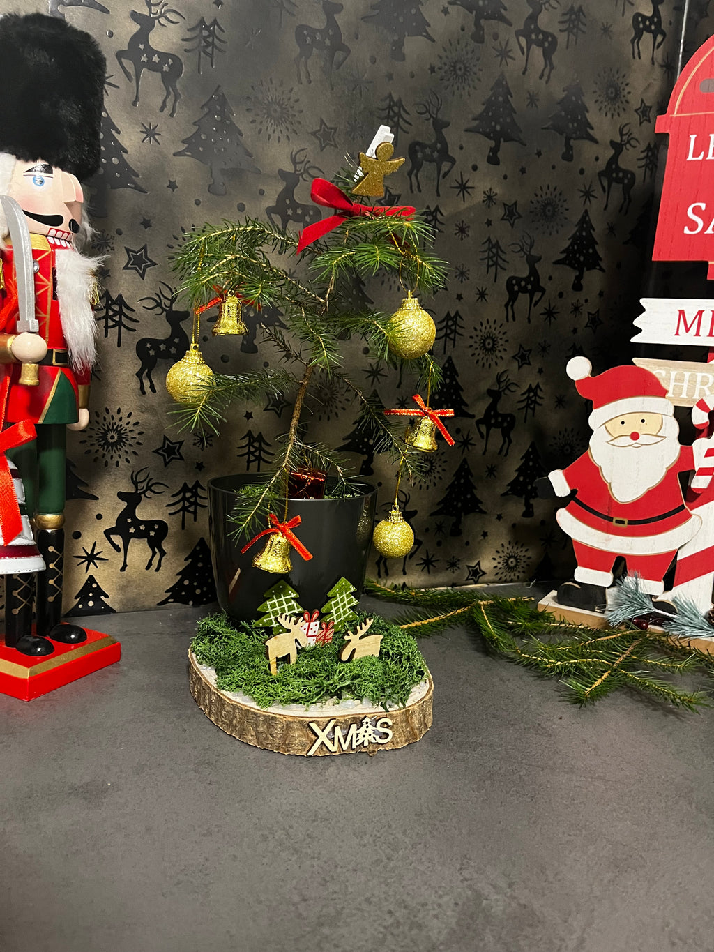 Reindeer & Gold Mini Christmas Tree