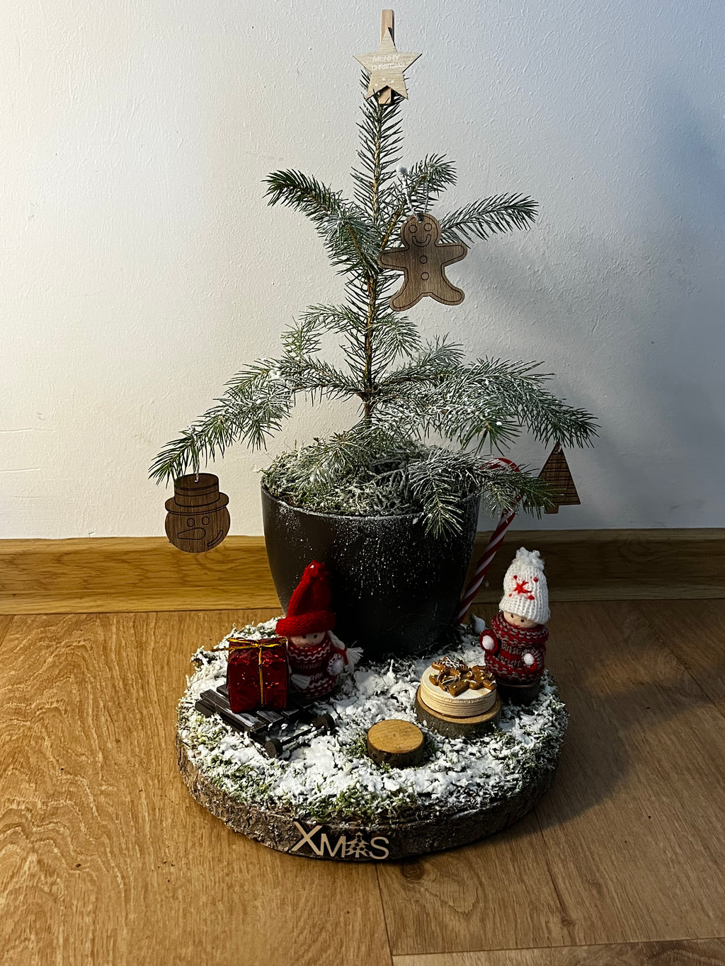 Winter Wonderland Mini Xmas Tree